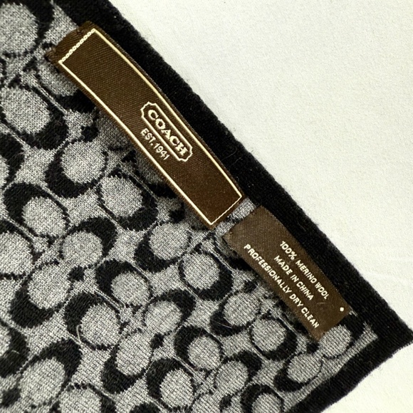 NWOT Coach Signature Logo Black and Gray Merino Wool Scarf Reversible Unisex - Picture 4 of 10